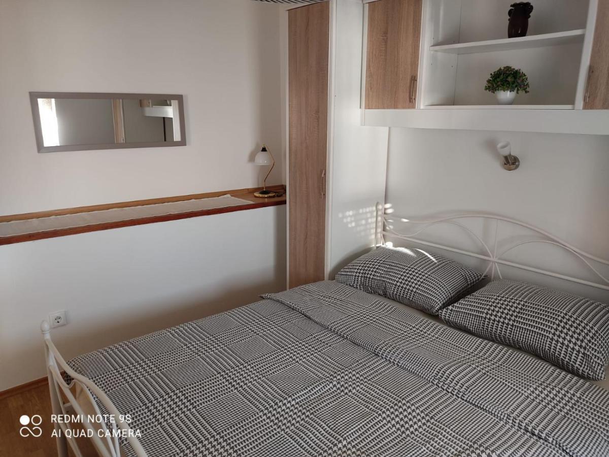 Apartmani Iva Sveti Juraj Exteriör bild
